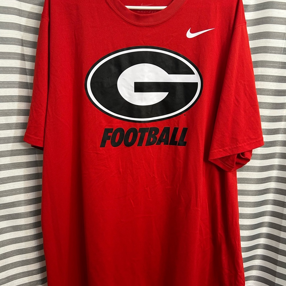 Nike Red Georgia Bulldogs Graphic Men's Shirt